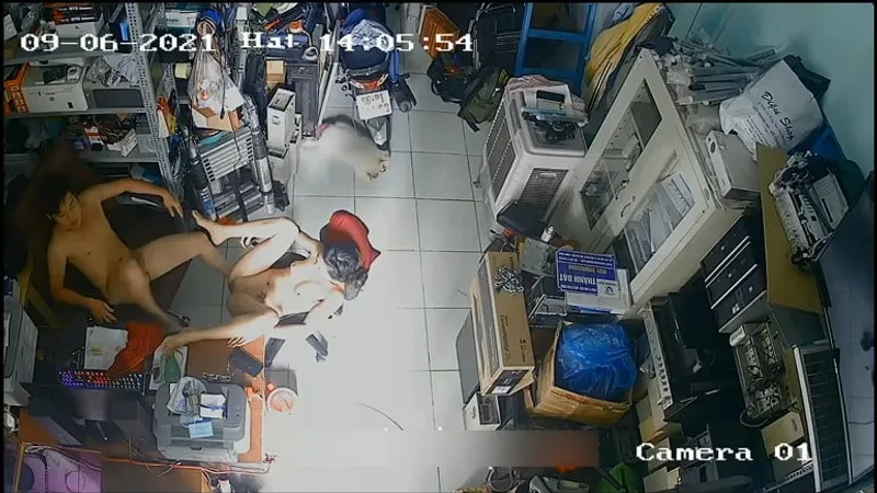 Người vợ chồng yêu phang nhau trong của cục thịt máy tính